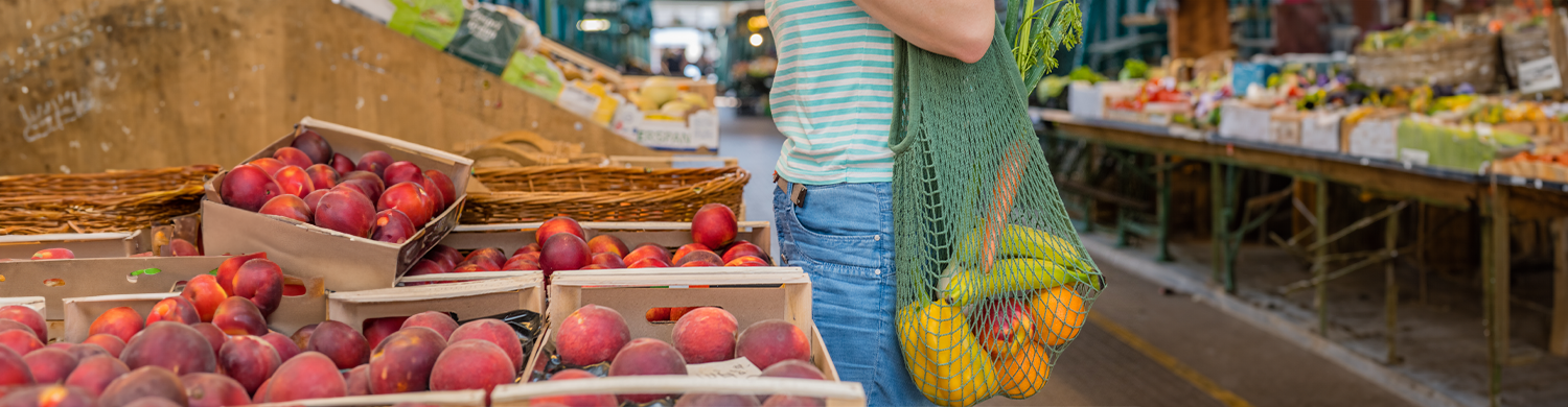 sac avec des légumes dedans